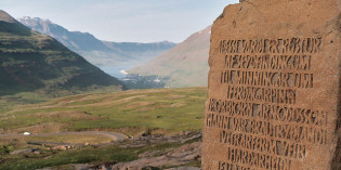 Crowdsourcing a British constitution: lessons from Iceland Crowdsourcing a British constitution: lessons from Iceland