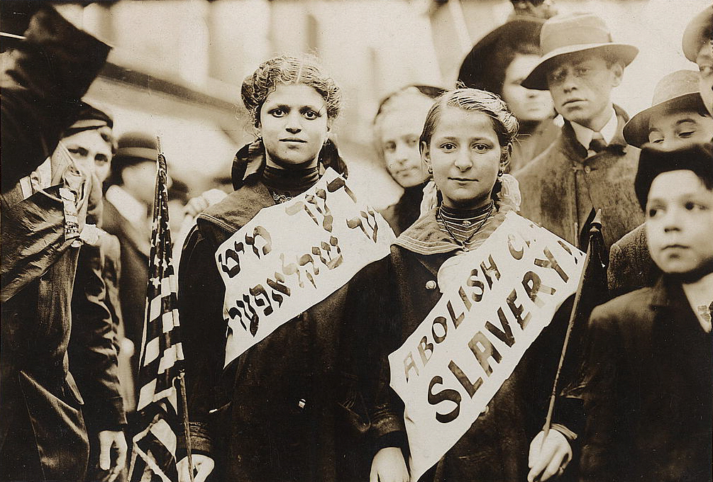 Protest_against_child_labor_in_a_labor_parade