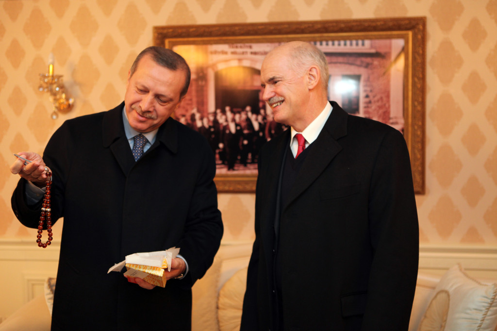 Recep_Tayyip_Erdoğan_and_George_Papandreou,_Erzurum_January_2011_08