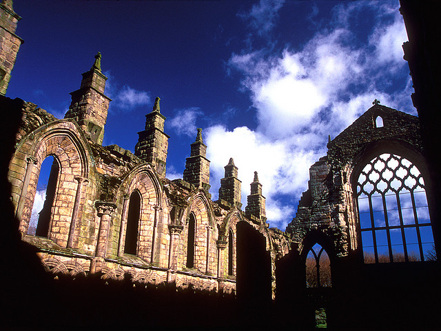 Holyrood Abbey, Edinburgh(Credit: Laszlo Ilyes, CC BY 2.0)