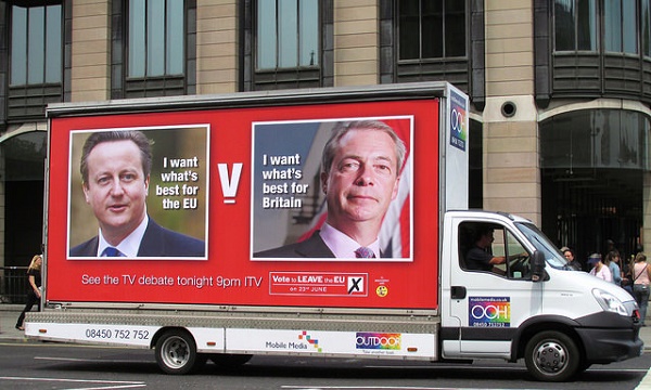 Cameron Farage Vote Leave battle bus