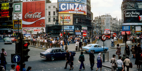 piccadilly circus 1975